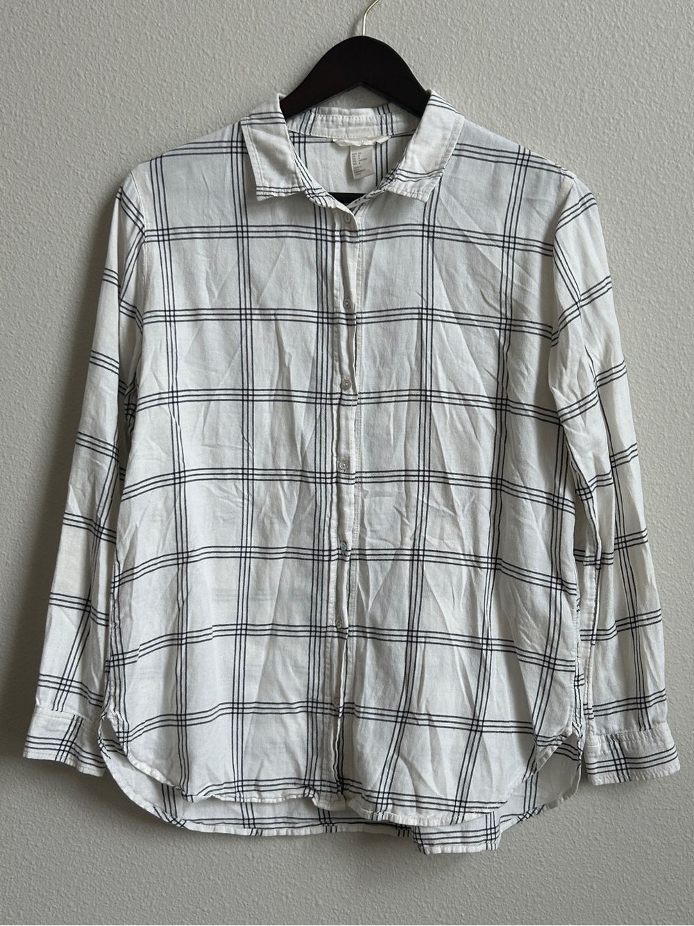 Women’s White Plaid Button-Up Shirt - Classic Black Windowpane